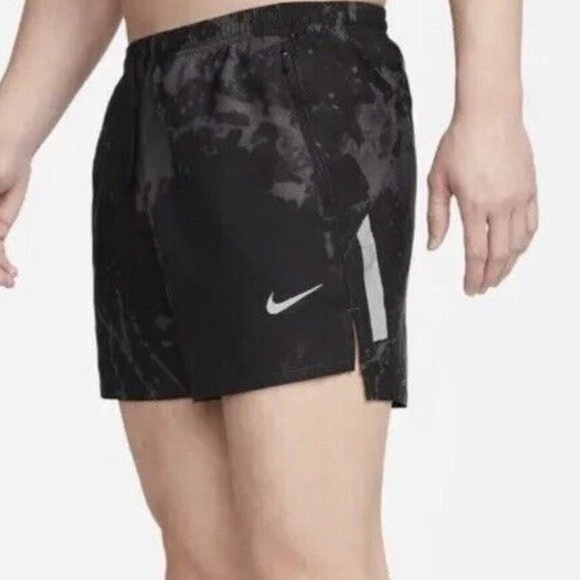 Nike Dri-FIT Run Division Stride 4" Running Shorts SZ L - Picture 1 of 9